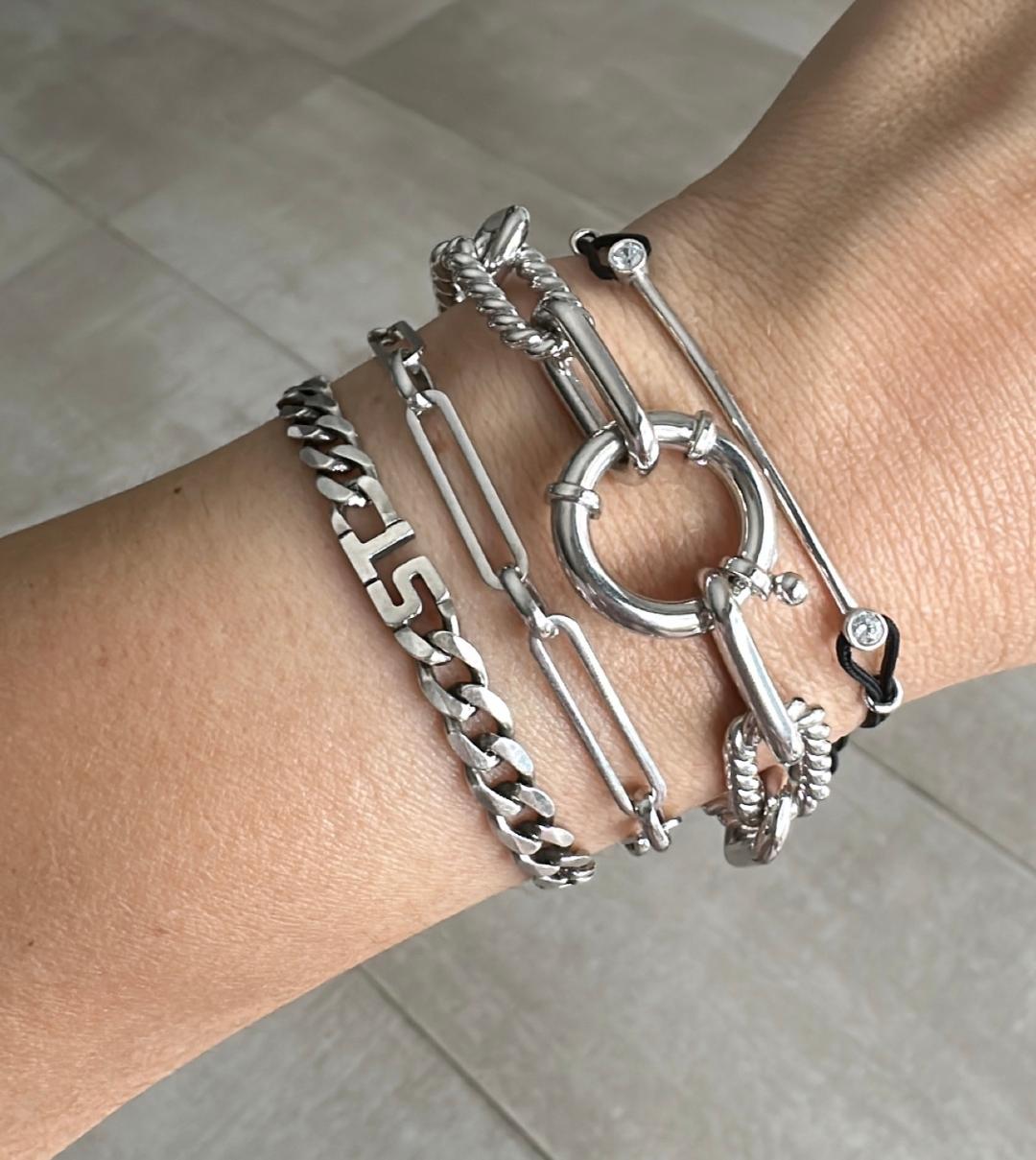 lioness-chain-bracelet